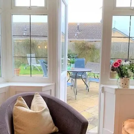 The Garden - Beautiful Spacious Garden With Two Bedrooms And Two Parking Spaces Holiday home