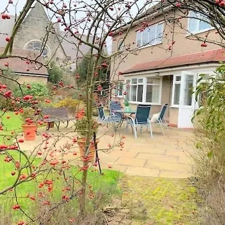 The Garden - Beautiful Spacious Garden With Two Bedrooms And Two Parking Spaces Дом отдыха